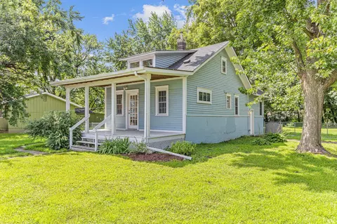 2941 Rice St, Roseville, MN 55113