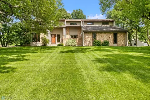 6830 Sunnyside Dr, Horace, ND 58047