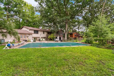 4716 Victoria St N, Shoreview, MN 55126