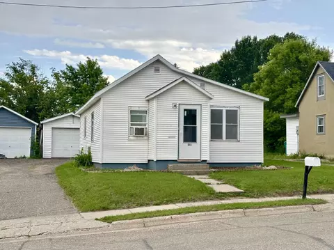 511 8th St S, Sauk Centre, MN 56378