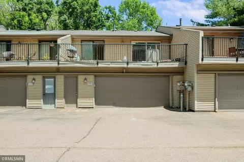 4369 Arden View Ct, Arden Hills, MN 55112