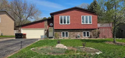 539 Bellwood Ave, Maplewood, MN 55117