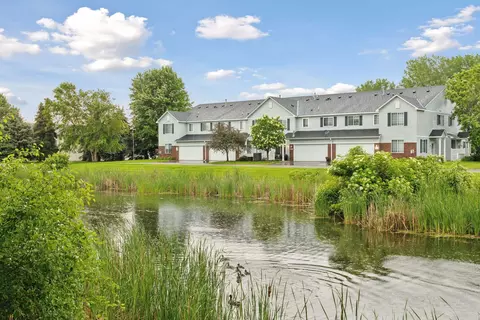 1540 Hummingbird St, Shakopee, MN 55379