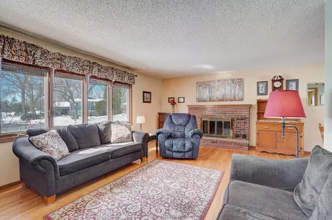 3192 Hafner Ct, Shoreview, MN 55126 photo 4