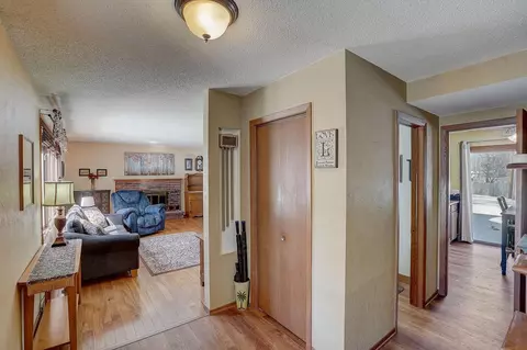 3192 Hafner Ct, Shoreview, MN 55126 photo 2