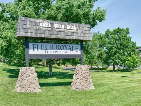 183 Little Canada Rd E #207, Little Canada, MN 55117