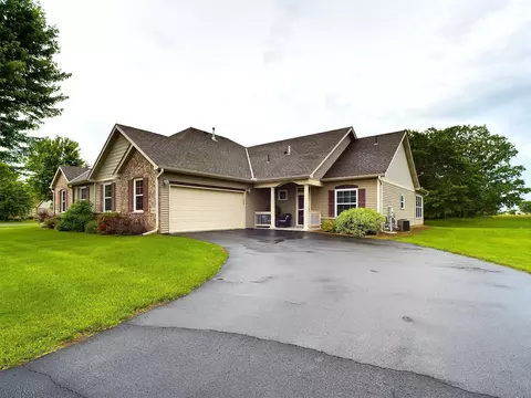 4825 384th Trl, North Branch, MN 55056
