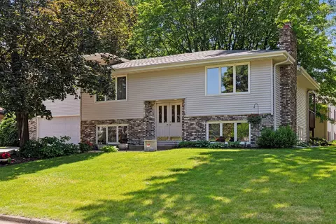 110 Alden Cir NE, Fridley, MN 55432