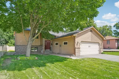 767 2nd Ave NW, New Brighton, MN 55112