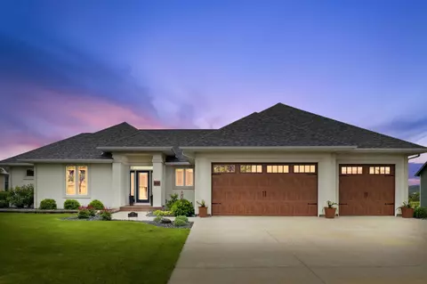 805 Hidden Meadow Ln, Lake City, MN 55041