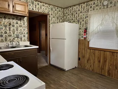 699 Drake, Windom, MN 56101 photo 7