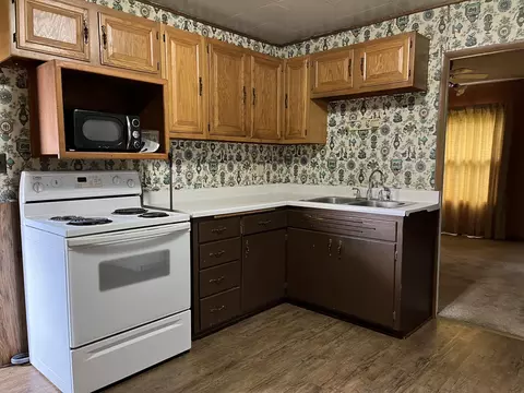 699 Drake, Windom, MN 56101 photo 6