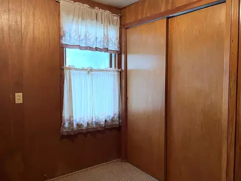 699 Drake, Windom, MN 56101 photo 2