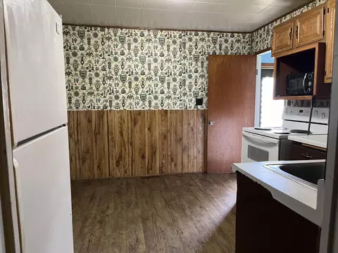 699 Drake, Windom, MN 56101 photo 8