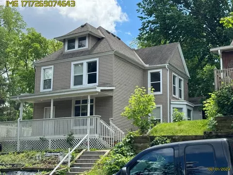 504 Curtice St E, Saint Paul, MN 55107