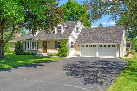8656 27th St N, Lake Elmo, MN 55042