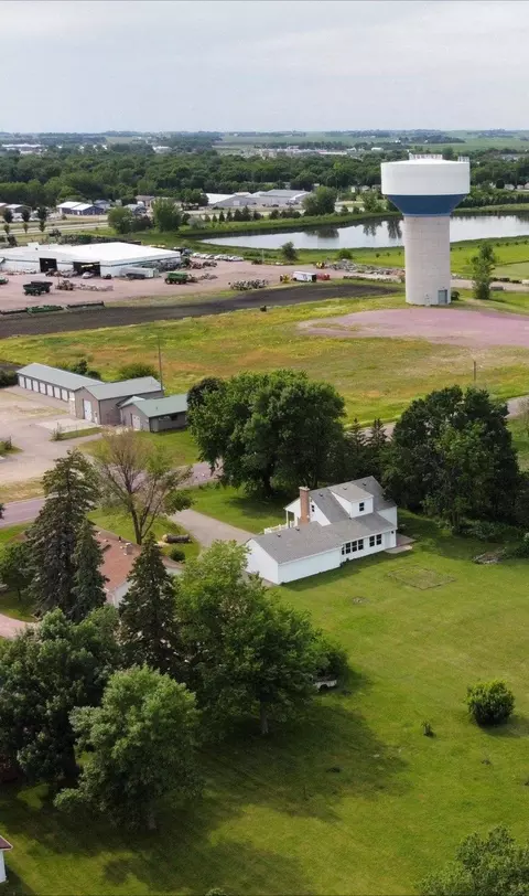 370 County Road 5, Worthington, MN 56187