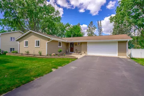 4701 Sharon Ln, White Bear Lake, MN 55110