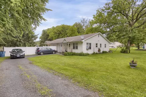 857 10th Ave SE, Forest Lake, MN 55025