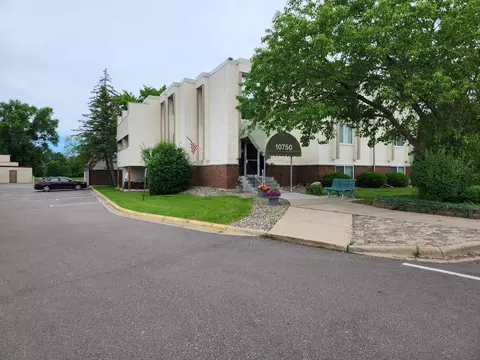 10750 Rockford Rd #208, Plymouth, MN 55442