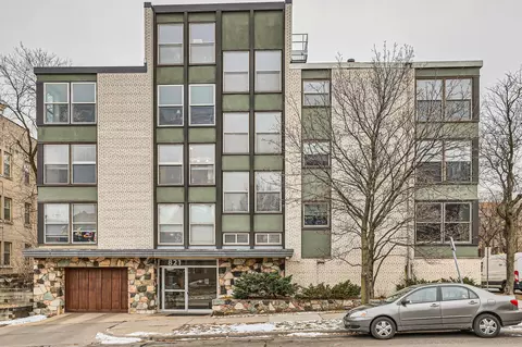 821 Douglas Ave #203, Minneapolis, MN 55403