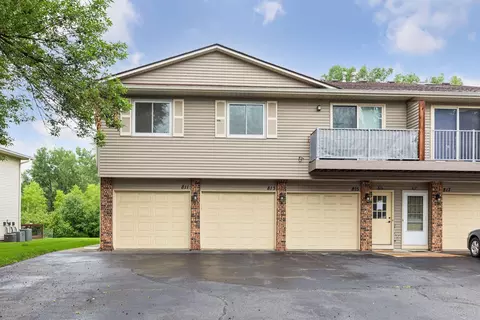 811 Parkside Dr #811F, Vadnais Heights, MN 55127