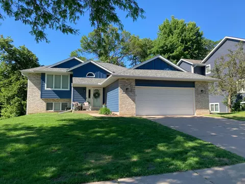 2489 Sunny Meadow Ln, Red Wing, MN 55066