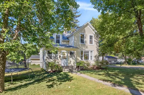 606 Franklin St SW, Hutchinson, MN 55350