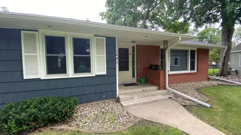 1041 Hill Rd, Willmar, MN 56201 photo 2