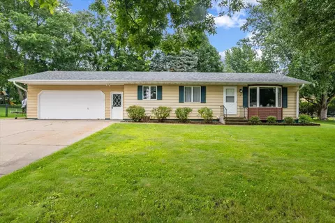 186 Linden Rd, Prescott, WI 54021