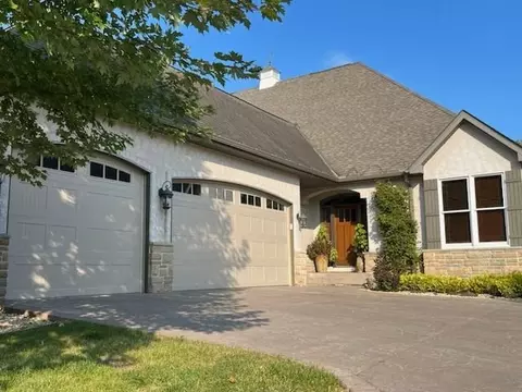 185 Stonebridge Rd, Lilydale, MN 55118