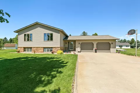 167 Meadowlark Ln SW, Melrose, MN 56352