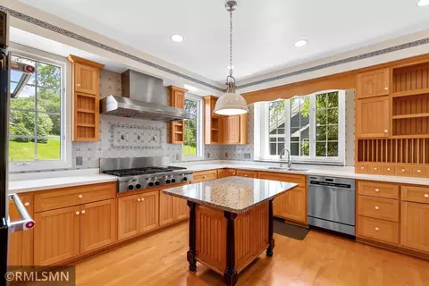 Kitchen - 1212 Newhall Dr, Faribault, MN 55021 photo 2 of 9