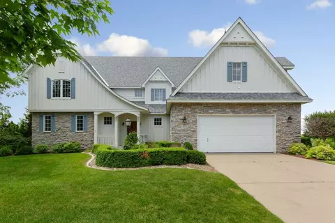 1212 Newhall Dr, Faribault, MN 55021