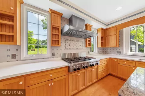 Kitchen - 1212 Newhall Dr, Faribault, MN 55021 photo 5 of 9