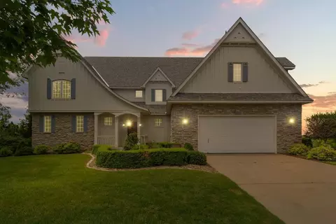 Exterior - 1212 Newhall Dr, Faribault, MN 55021 photo 5 of 21