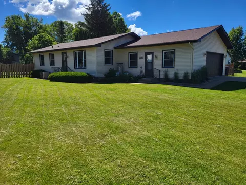 89 W 22nd St, Buffalo City, WI 54622