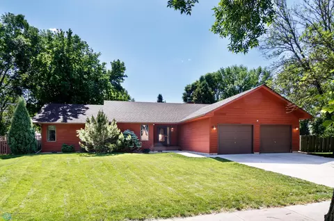 3043 Bohnet Blvd N, Fargo, ND 58102
