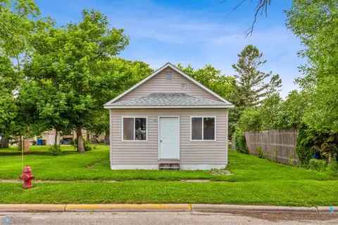 409 3rd St SE, Barnesville, MN 56514