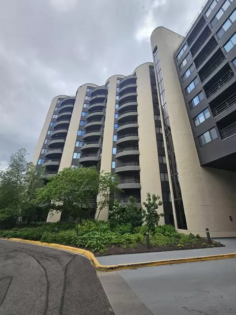 3151 Dean Ct #B701, Minneapolis, MN 55416