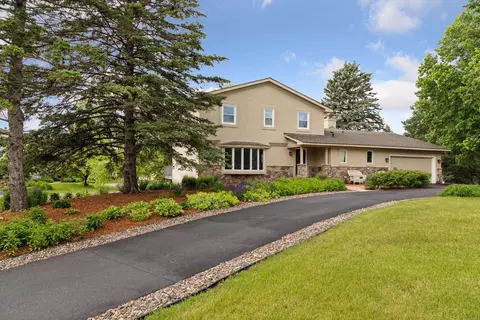 670 Red Pine Ln, Eagan, MN 55123 photo 2