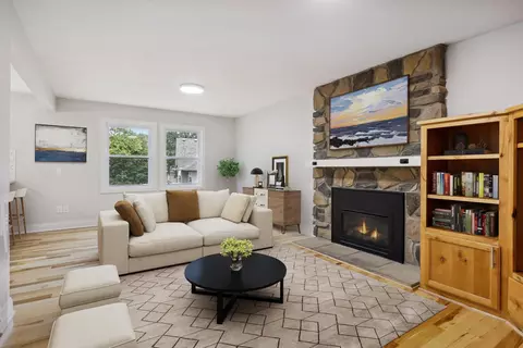 670 Red Pine Ln, Eagan, MN 55123 photo 6