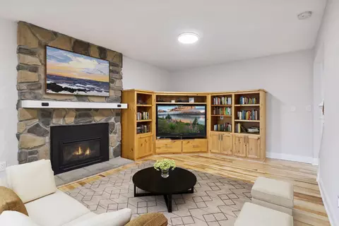 670 Red Pine Ln, Eagan, MN 55123 photo 7