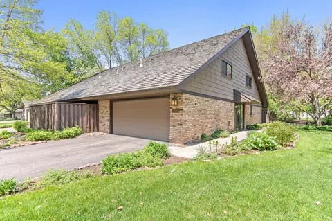 17600 Breconwood Rd, Wayzata, MN 55391