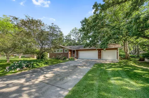 184 Cedar St, Birchwood Village, MN 55110