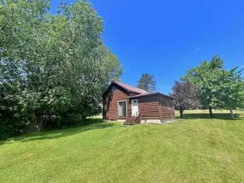 812 3rd St N, Tower, MN 55790 photo 2