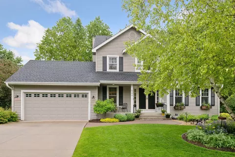 6390 Teton Ln, Chanhassen, MN 55317