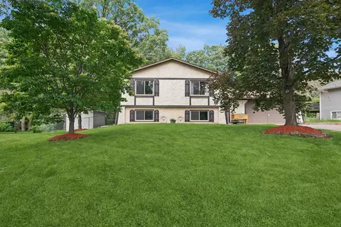 11950 Ilex Cir NW, Coon Rapids, MN 55448