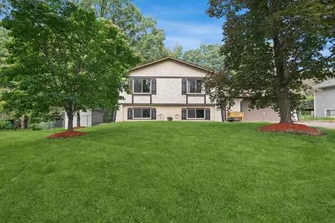 11950 Ilex Cir NW, Minneapolis, MN 55448
