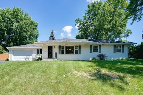 3618 W 88th St, Bloomington, MN 55431